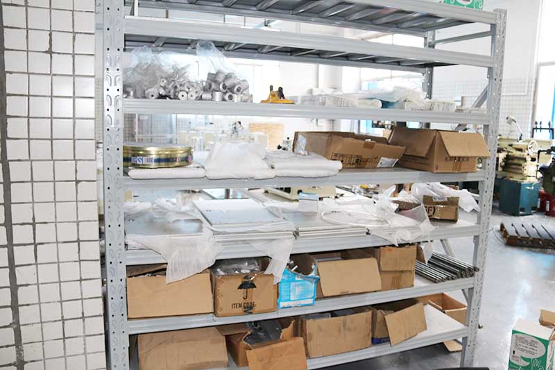 高低溫試驗(yàn)箱廠(chǎng)家機(jī)加半產(chǎn)品區(qū)